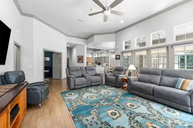 Listing Photo 16