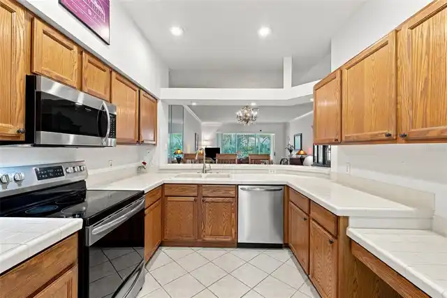 Listing Photo 8