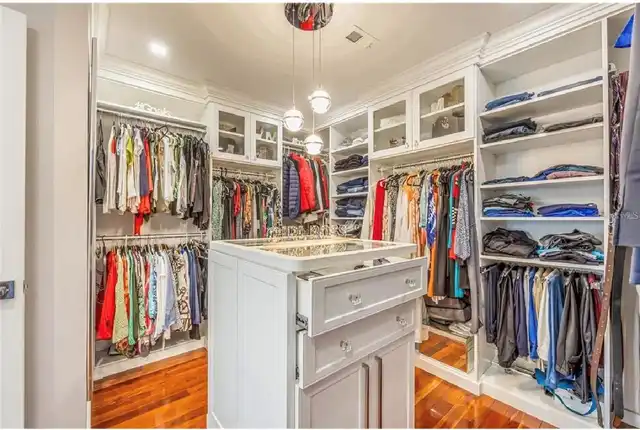 Listing Photo 9