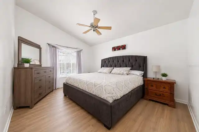 Listing Photo 14