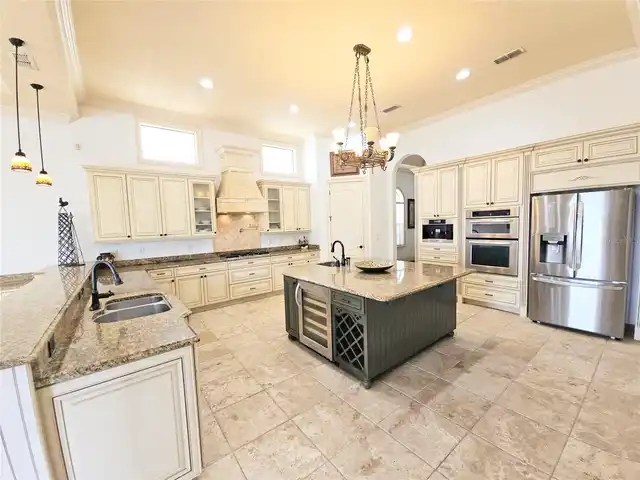 Listing Photo 9
