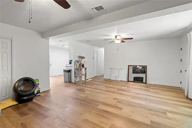 Listing Photo 16