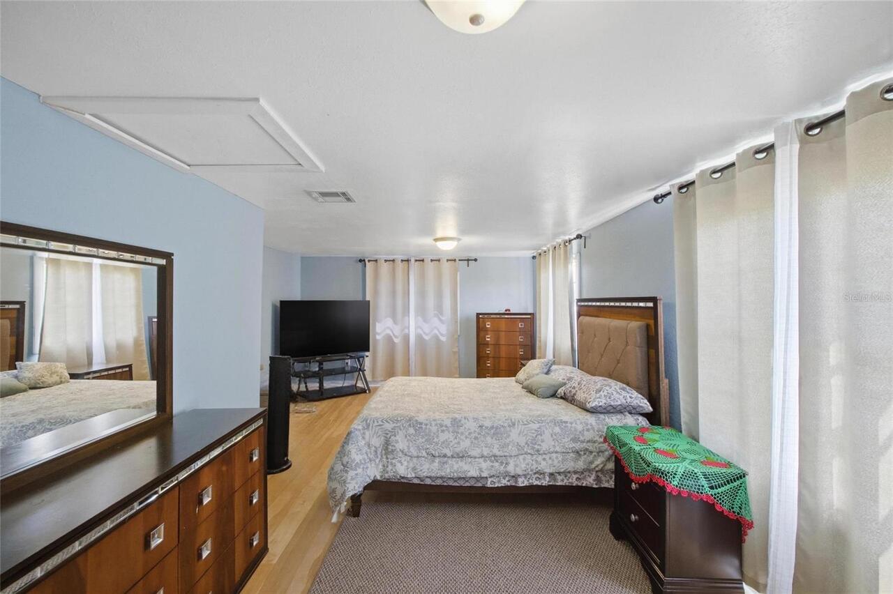 Listing Photo 14