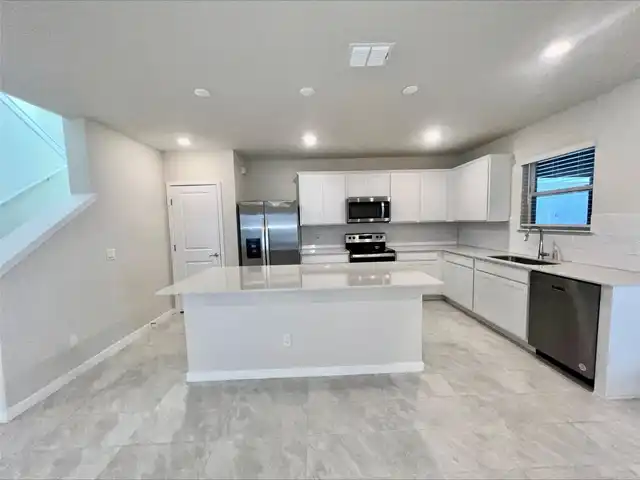 Listing Photo 6