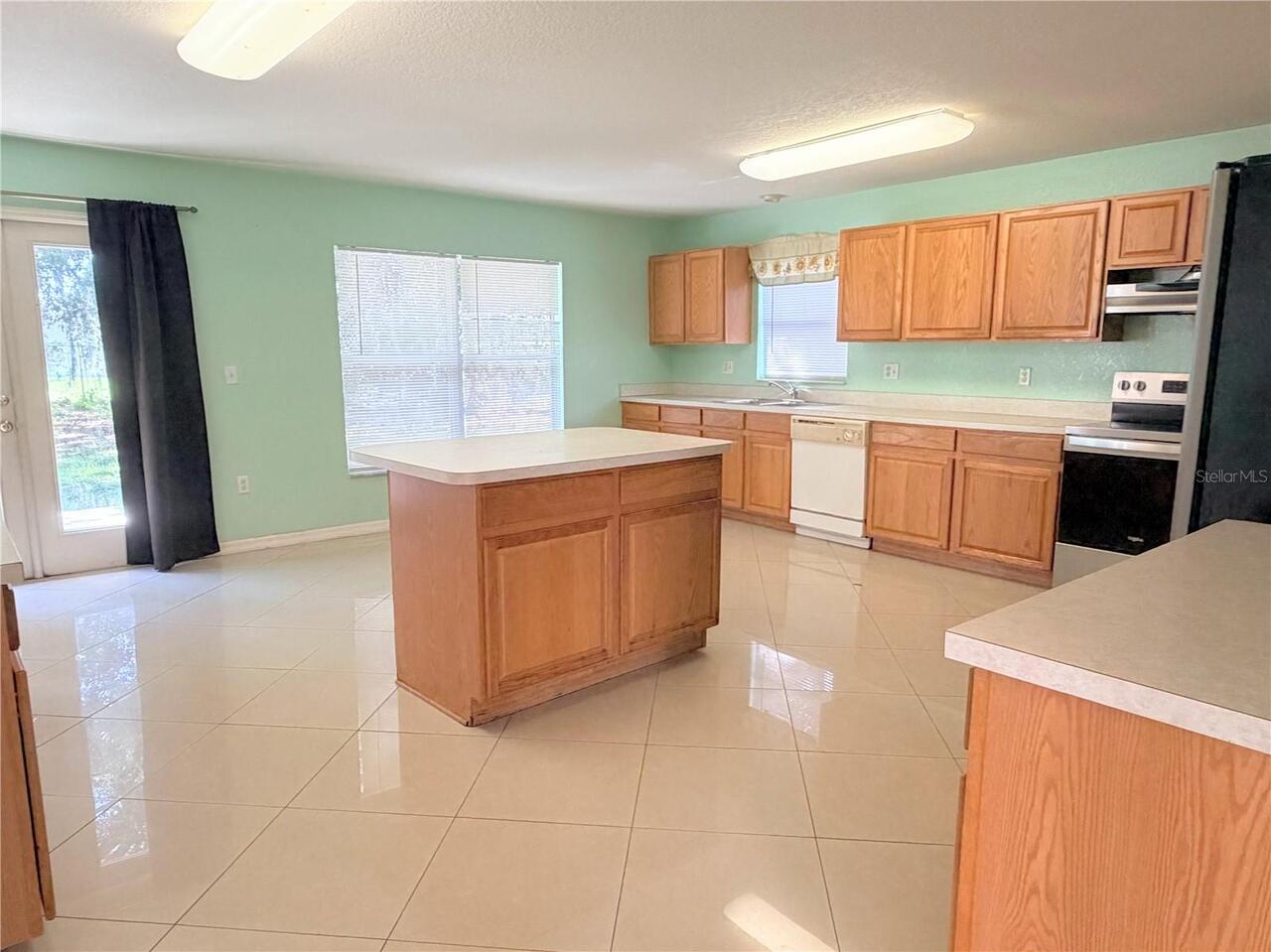 Listing Photo 8
