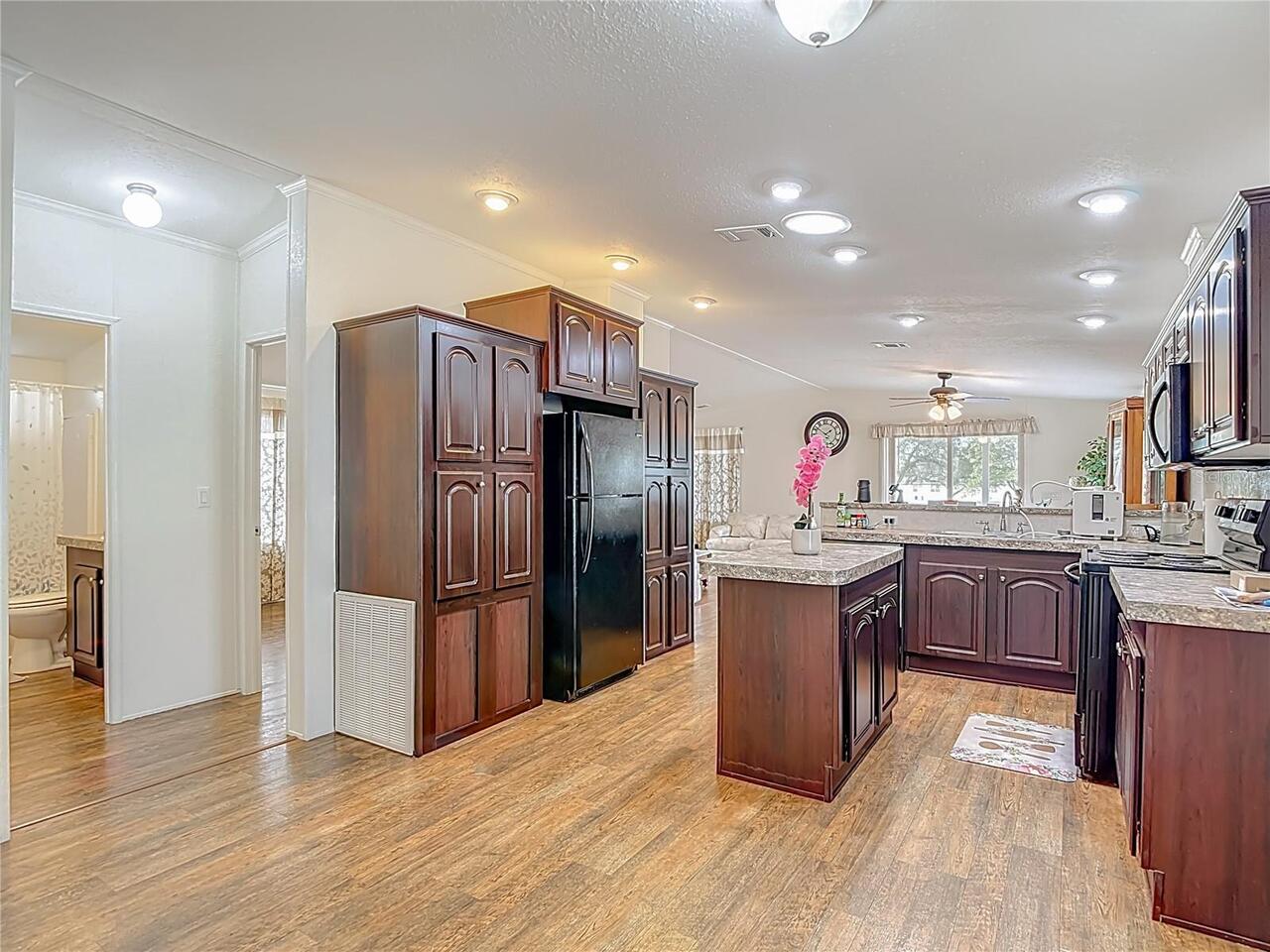 Listing Photo 7