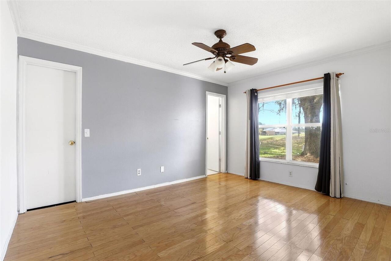Listing Photo 16