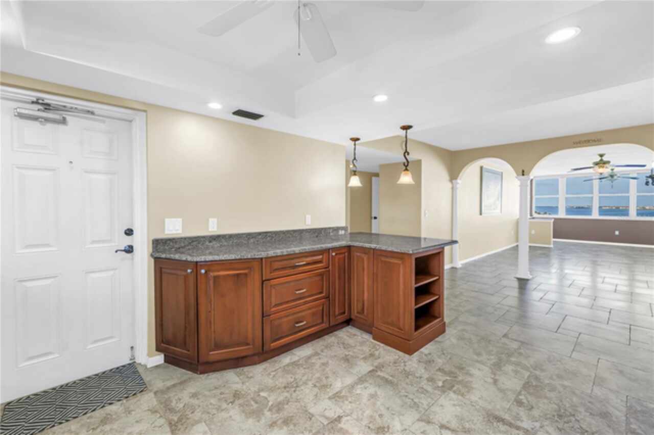 Listing Photo 9