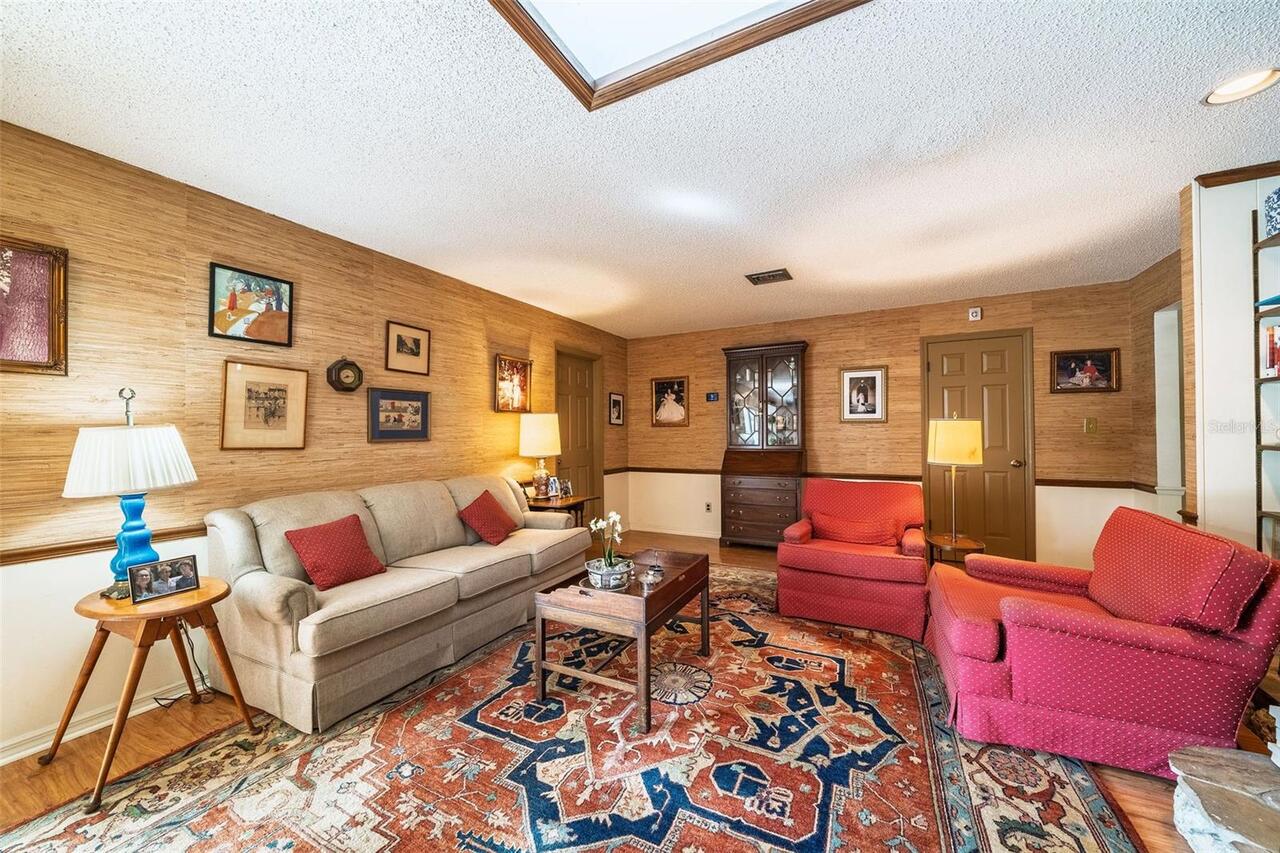 Listing Photo 8