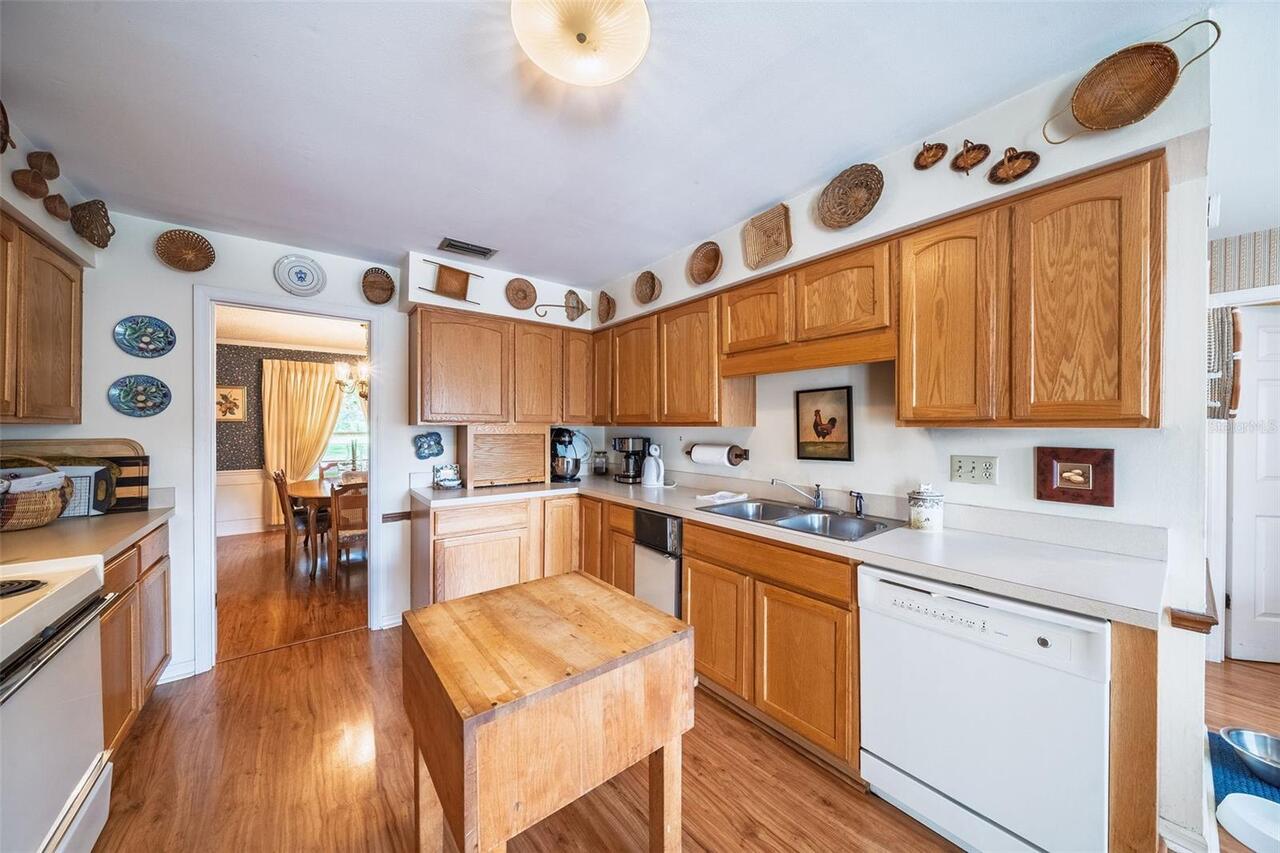 Listing Photo 12