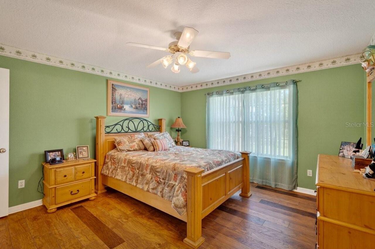 Listing Photo 16
