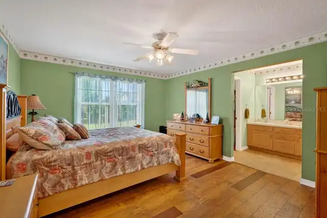 Listing Photo 17