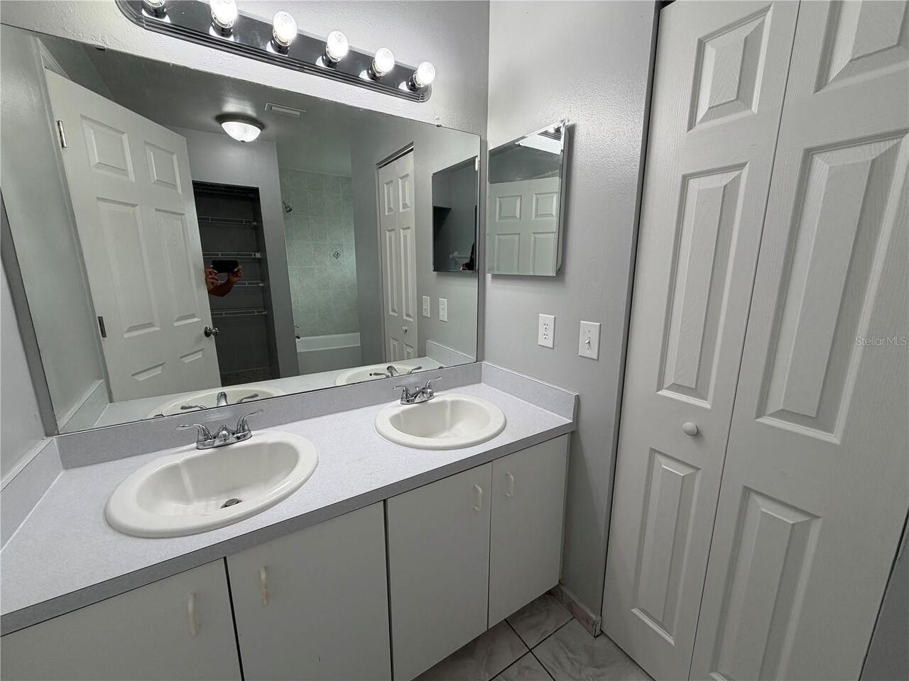 Listing Photo 11