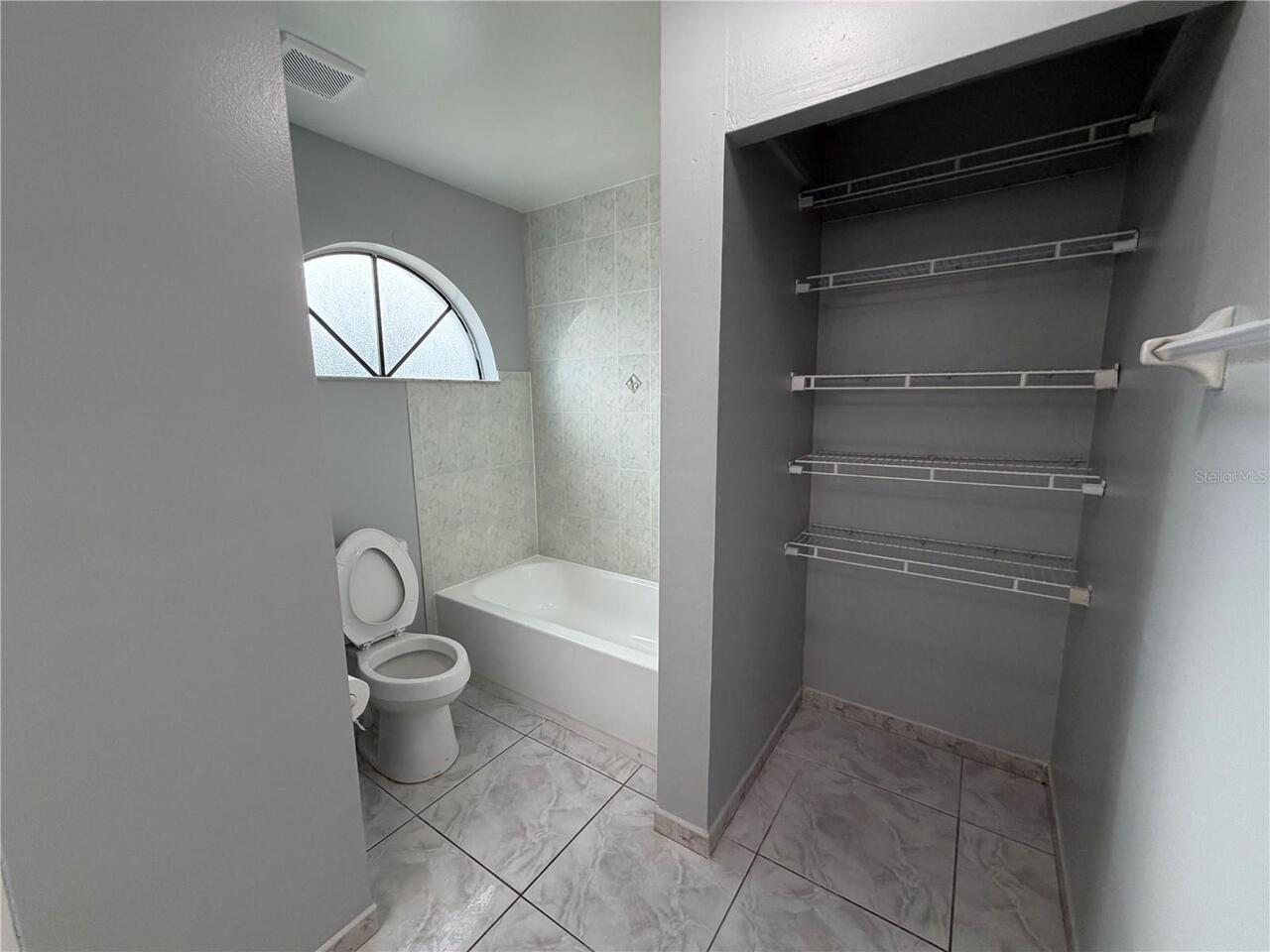 Listing Photo 12