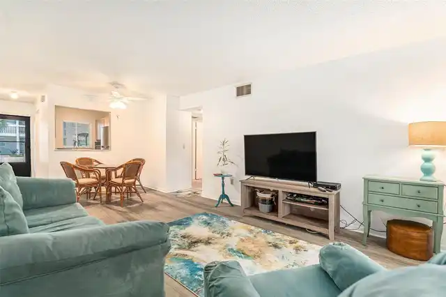 Listing Photo 7