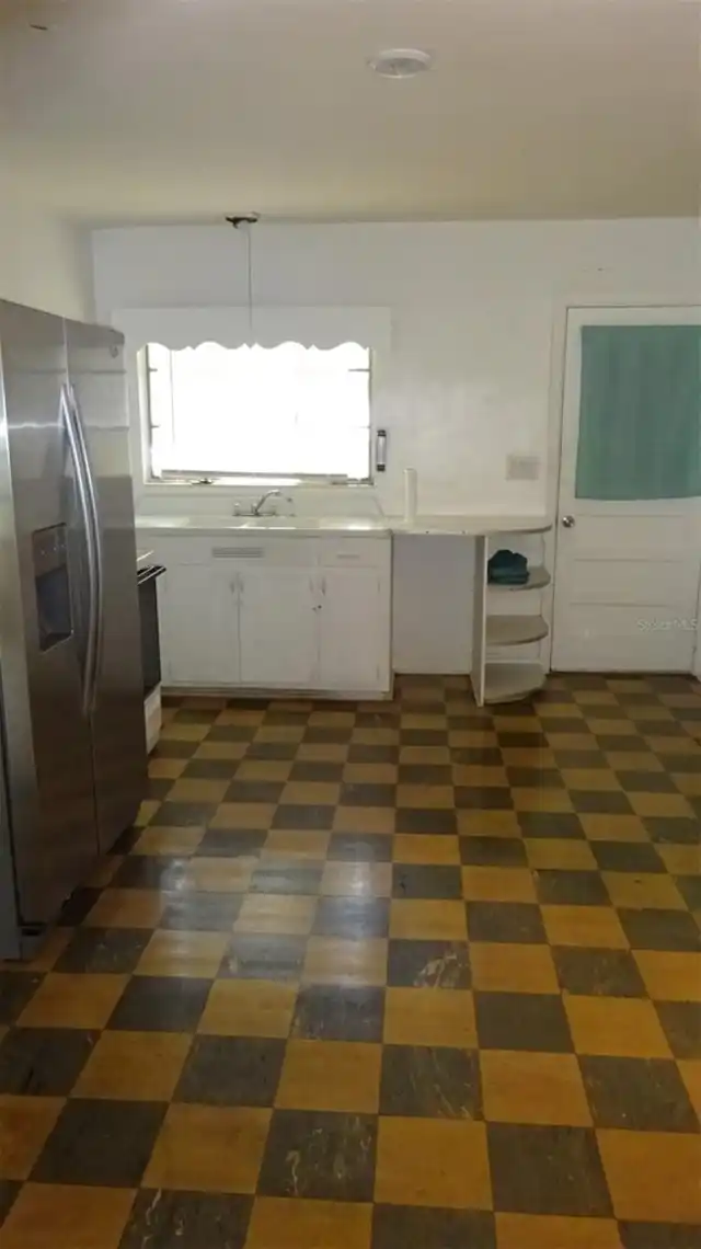 Listing Photo 10