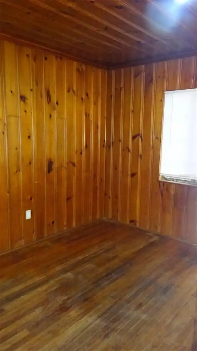 Listing Photo 14