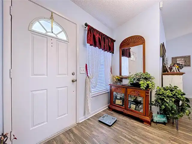 Listing Photo 6