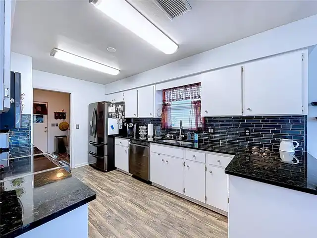 Listing Photo 15