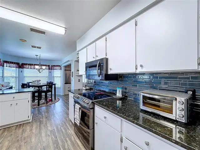 Listing Photo 17