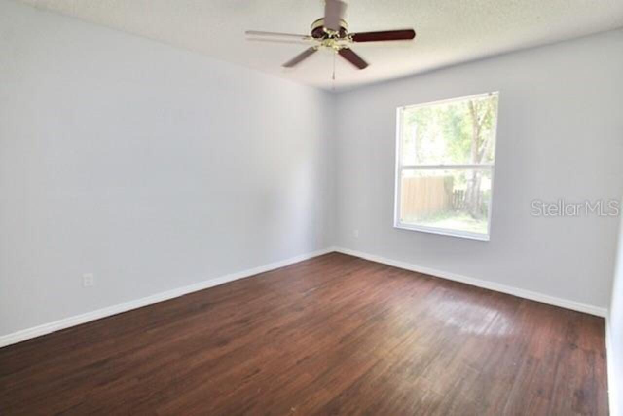 Listing Photo 9