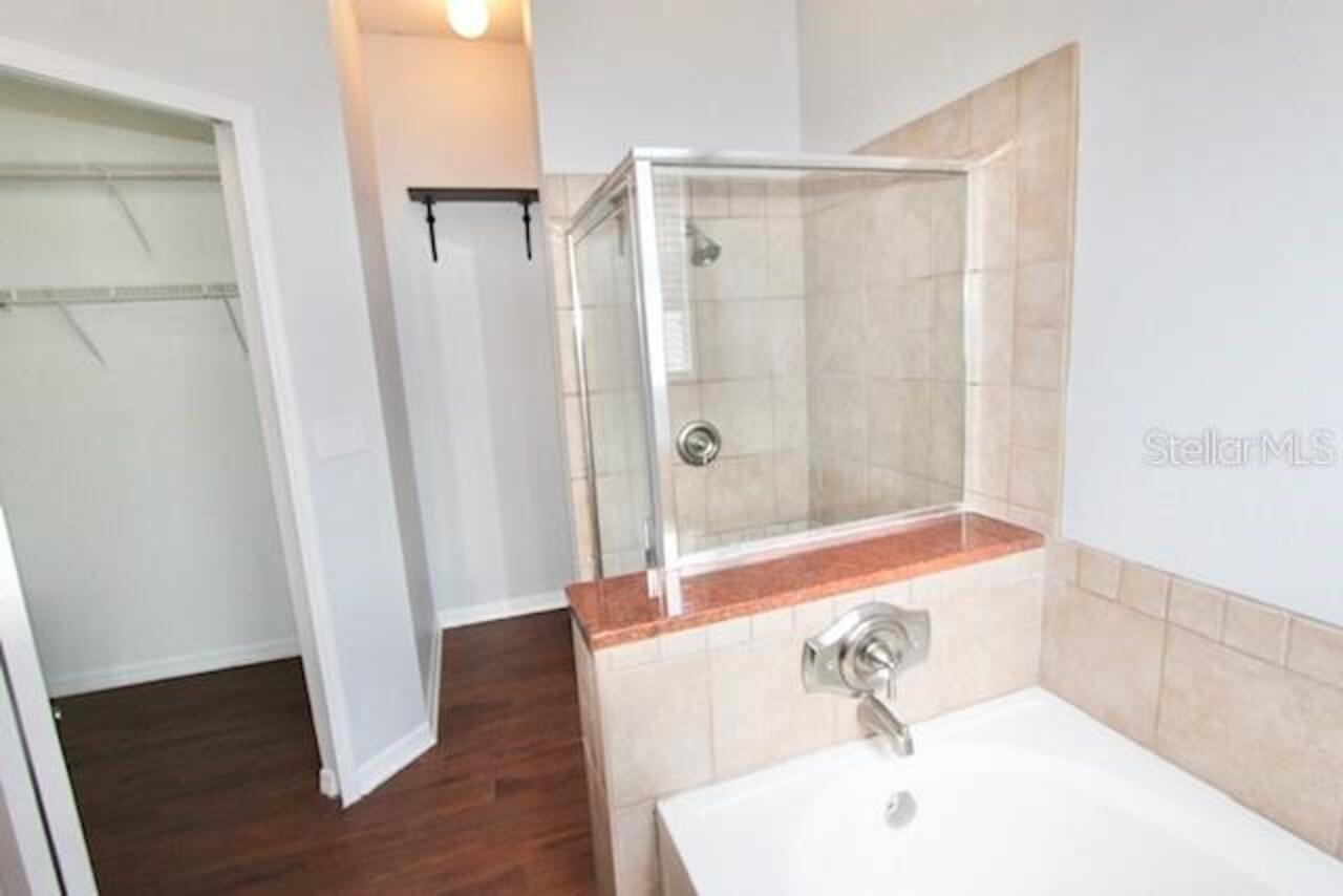 Listing Photo 11