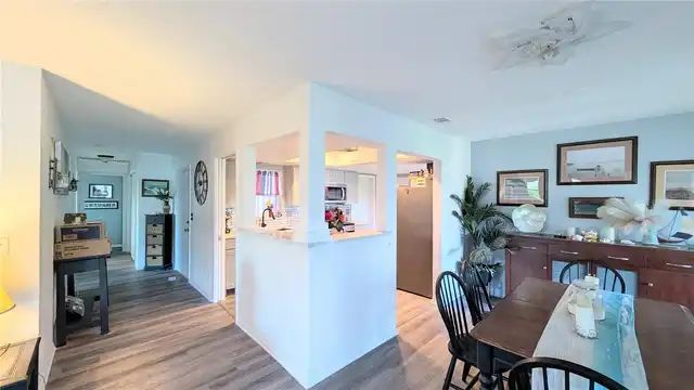 Listing Photo 9