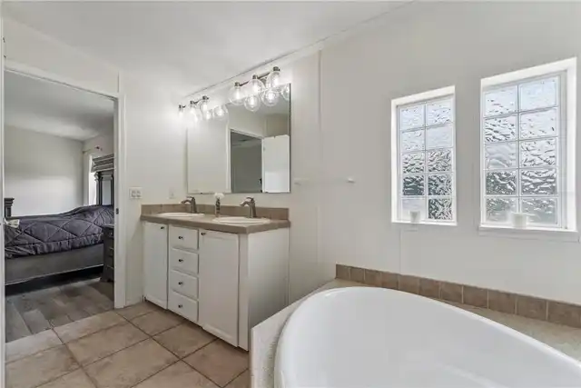 Listing Photo 18