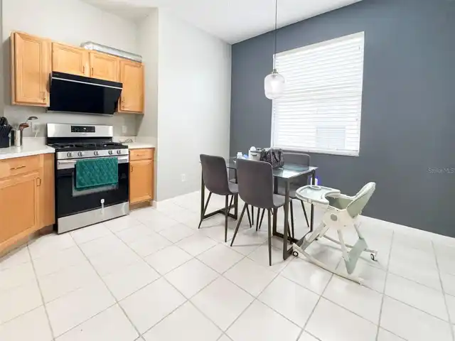Listing Photo 10