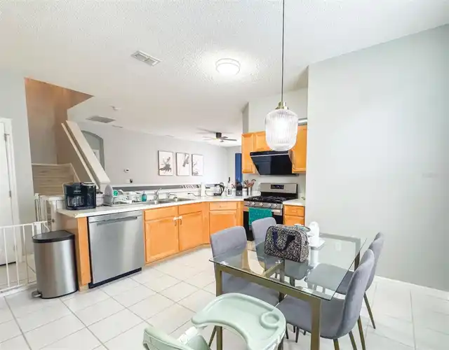 Listing Photo 11