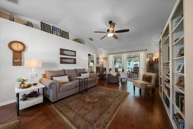 Listing Photo 7