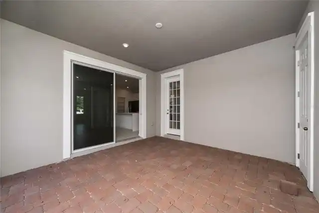 Listing Photo 16