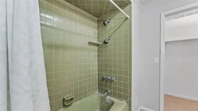 Listing Photo 16