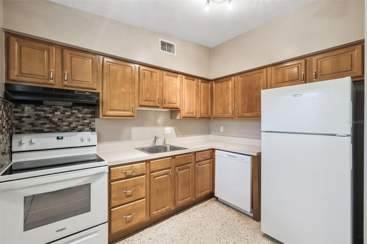 Listing Photo 6