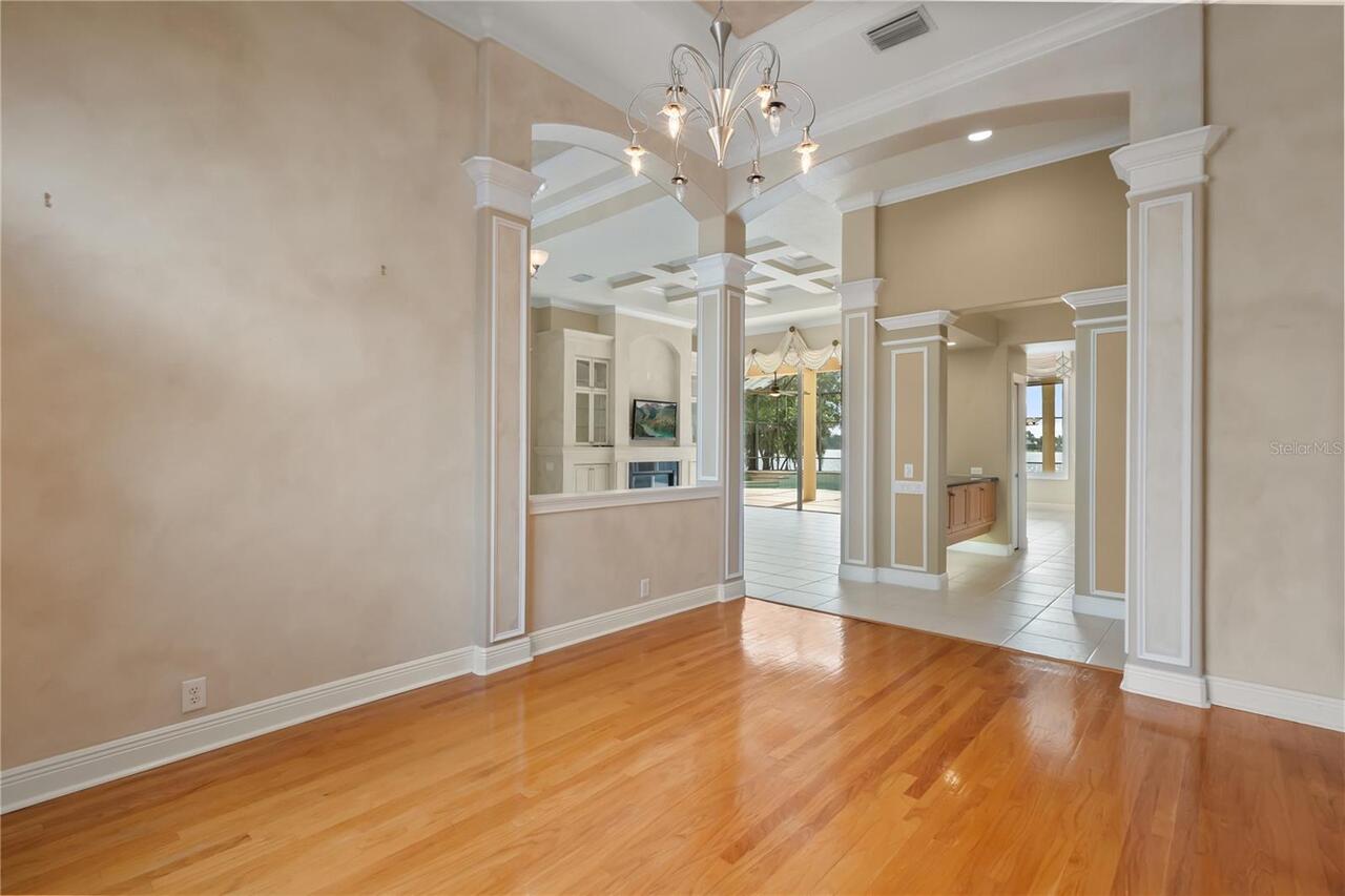 Listing Photo 12