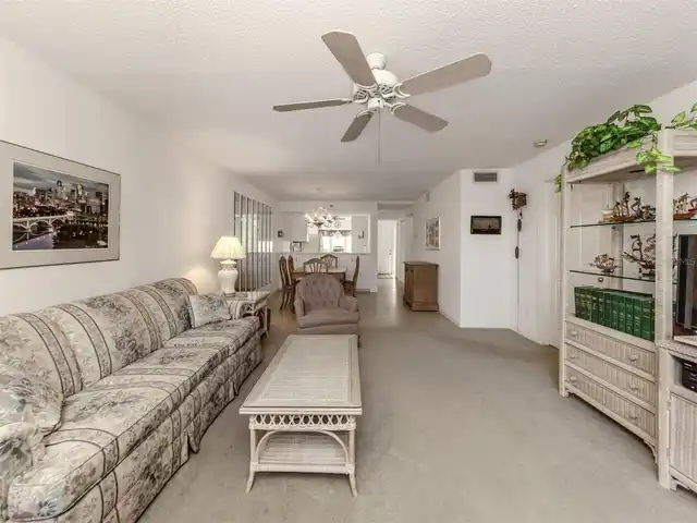 Listing Photo 7