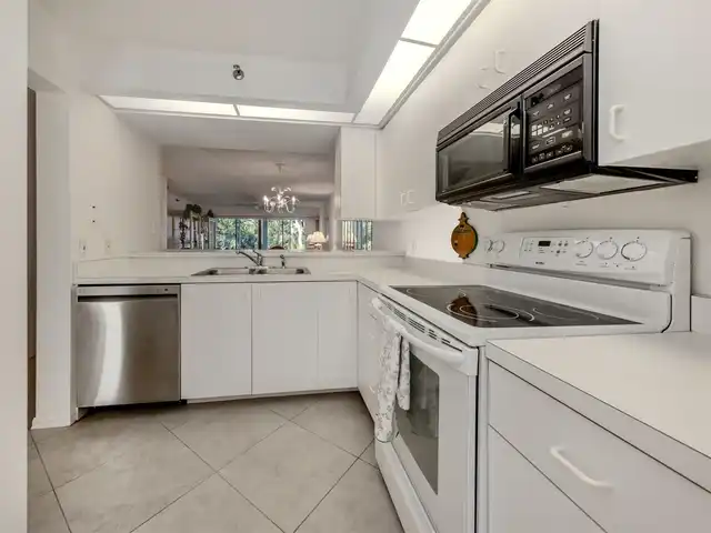 Listing Photo 15