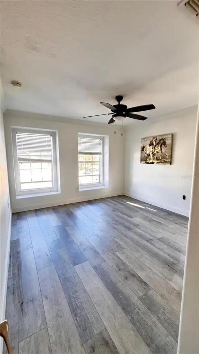 Listing Photo 10