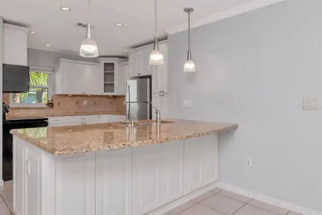 Listing Photo 16