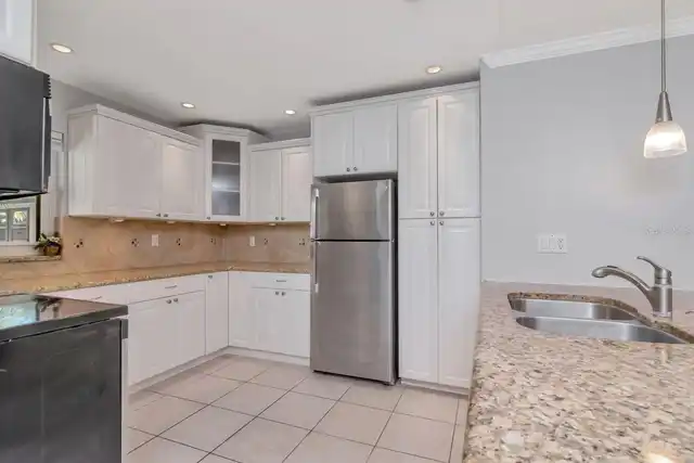 Listing Photo 17