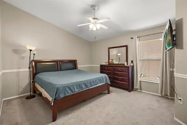 Listing Photo 12