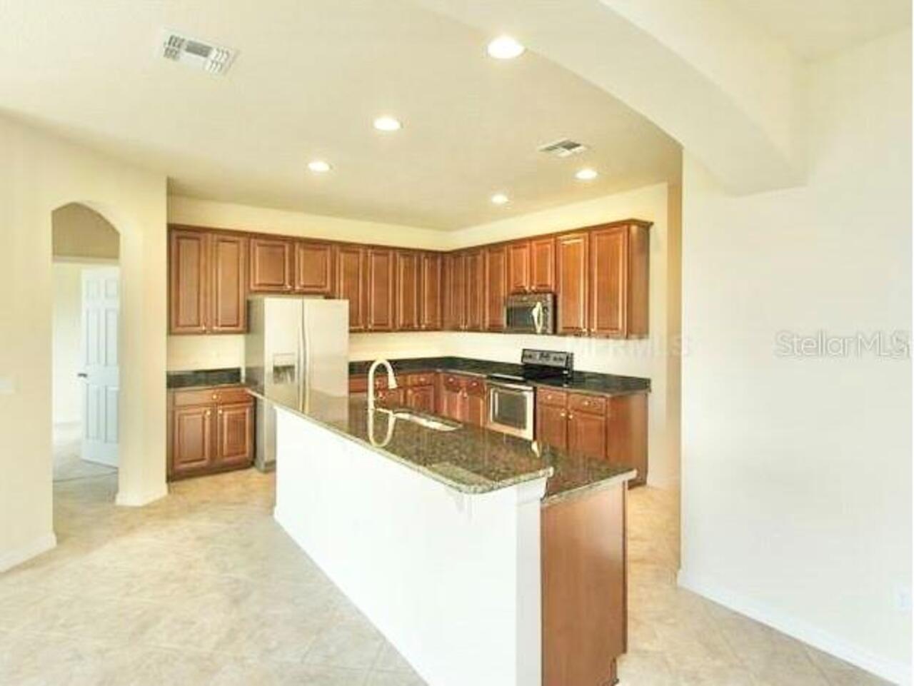 Listing Photo 8