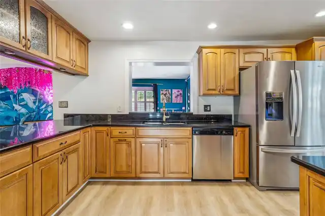 Listing Photo 18