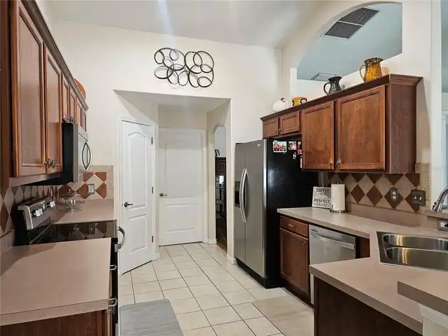 Listing Photo 34