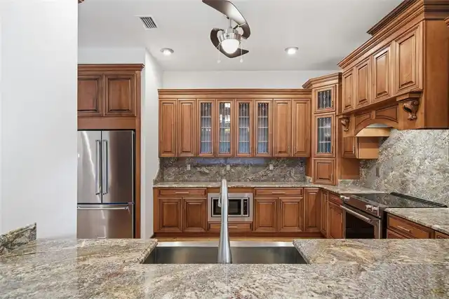 Listing Photo 24