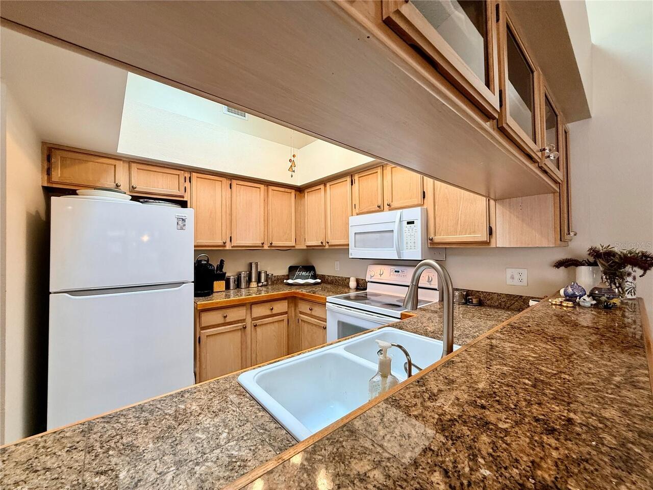 Listing Photo 12