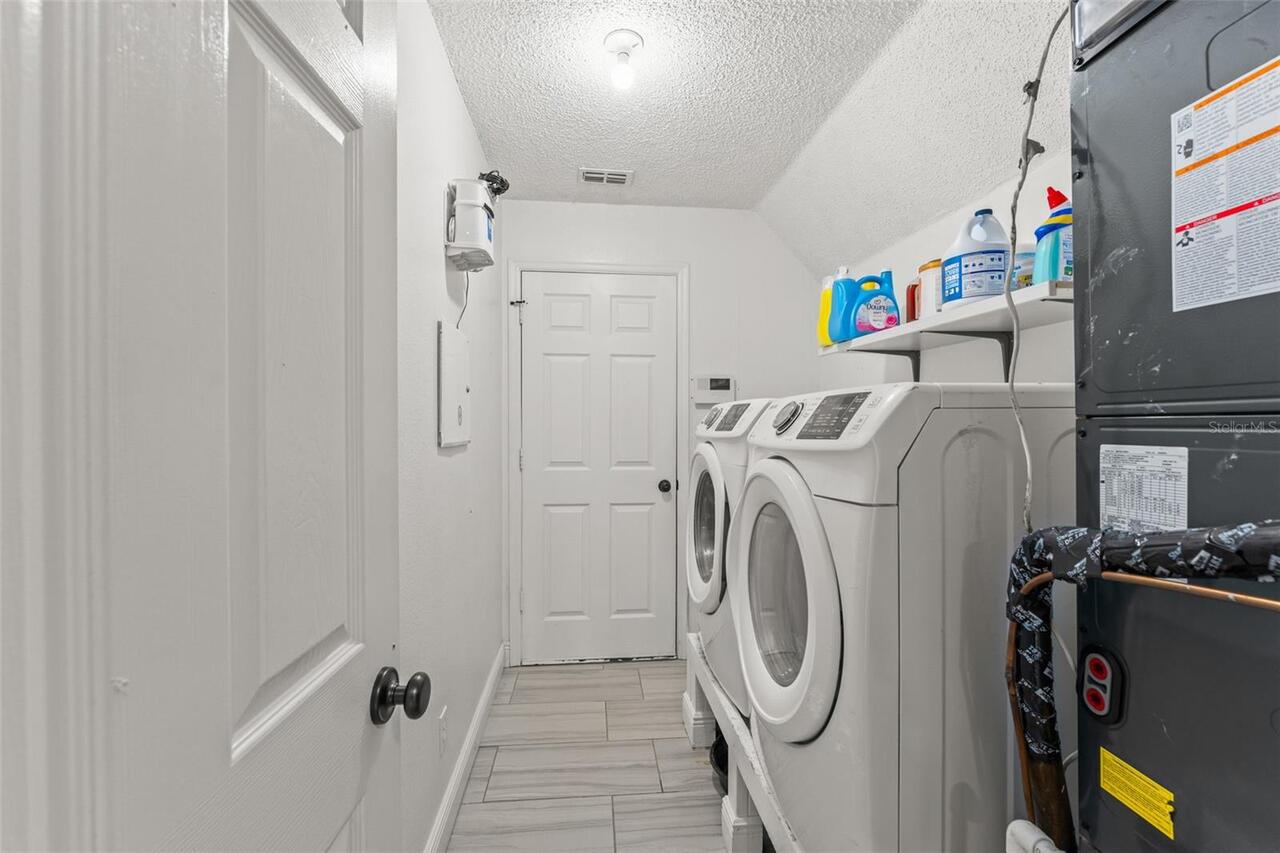 Listing Photo 9
