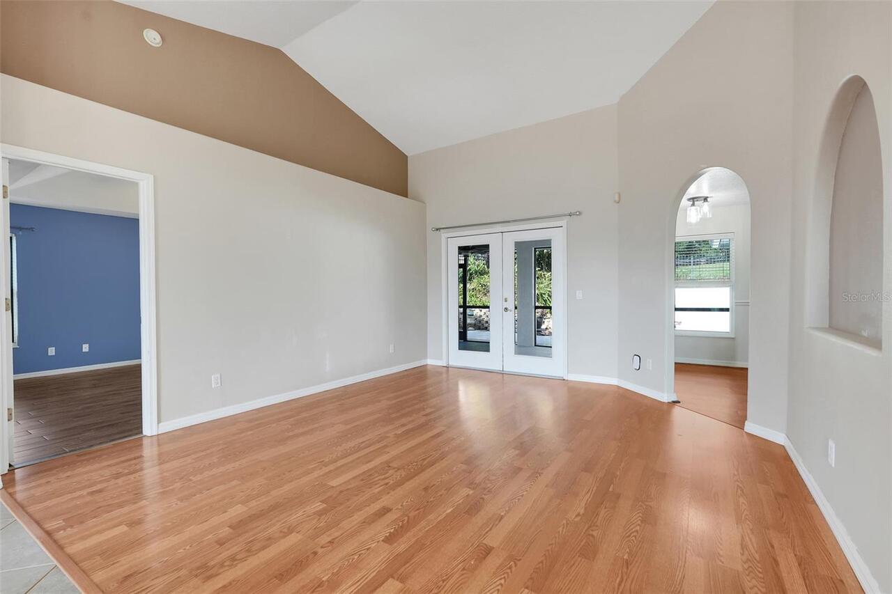 Listing Photo 14
