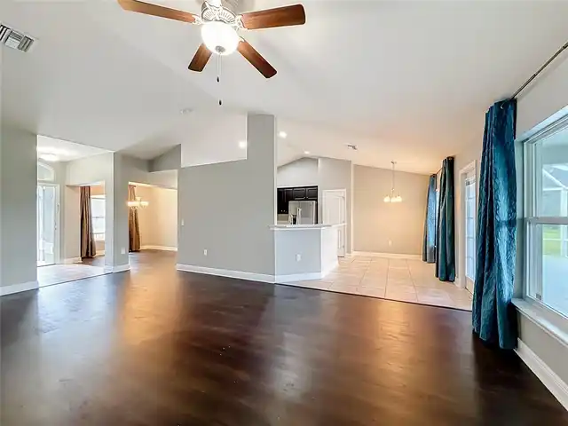 Listing Photo 9