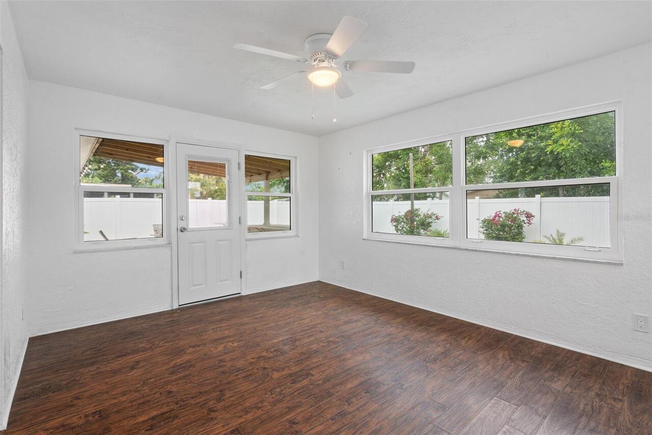 Listing Photo 16
